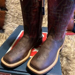 Tony Lama NEW IN BOX Brown Leather Cowboy Boots with Burgundy Shaft Sz 6.5 B